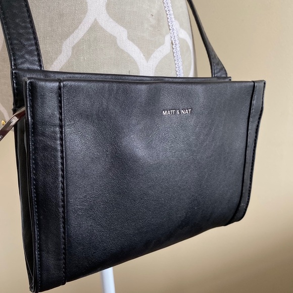 Matt & Nat crossbody black - Picture 1 of 5